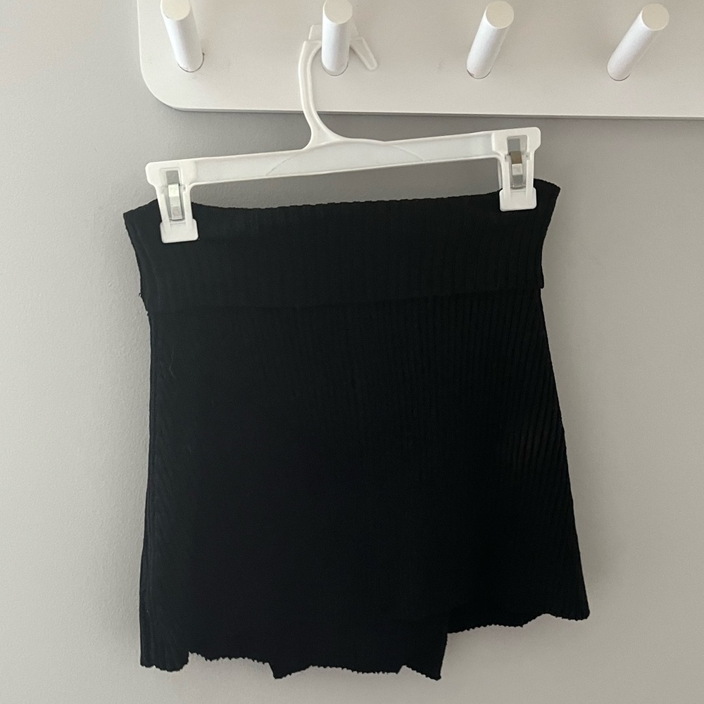 Line & Dot knit mini wrap skirt - Picture 5 of 8